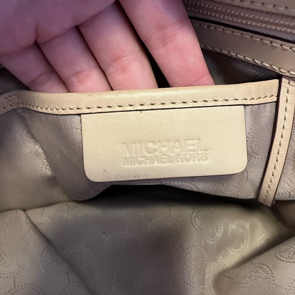 Michael Kors Tote Bag - Picture 4 of 6